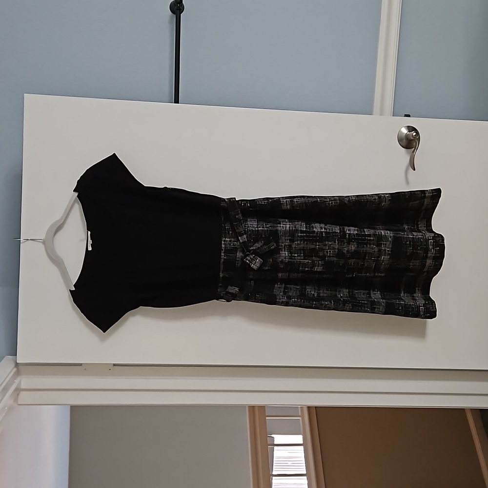 Cap sleeve black and plaid dress